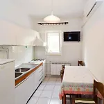 In With Two-bedrooms 3 Apartman Póla