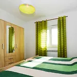 In With Two-bedrooms 3 Apartman Póla