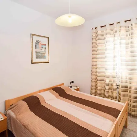 In With Two-bedrooms 3 *