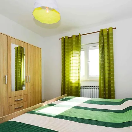 In With Two-bedrooms 3 Apartment Pula