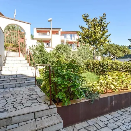 Apartment In With Two-bedrooms 3