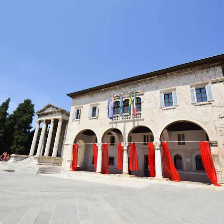 Apartment In With Two-bedrooms 3