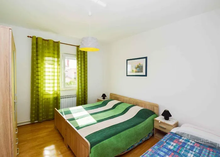 In With Two-bedrooms 3 Apartment