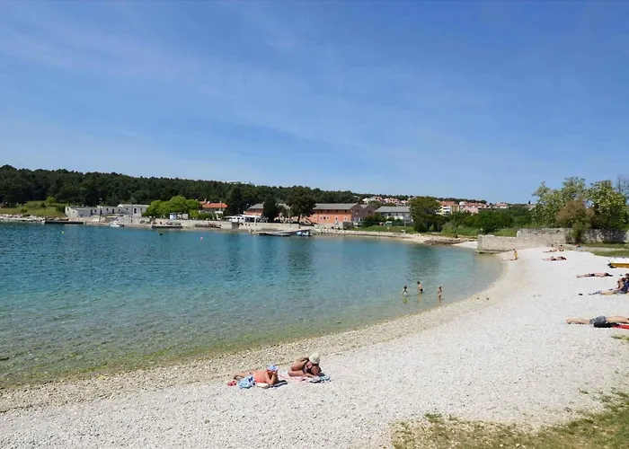 In With Two-bedrooms 3 *