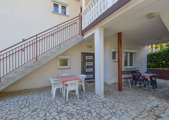 In With Two-bedrooms 3 * Pola